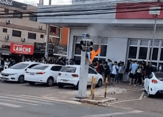 Estudantes de escola pública de Taguatingam protestam após coordenador ser acusado de assédio