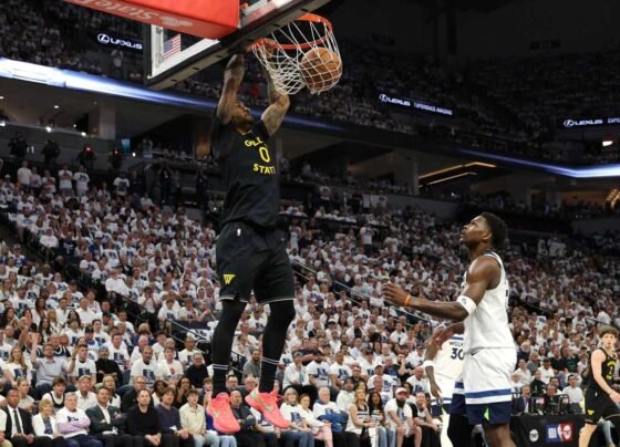 Imagem colorida da partida entre Warriors e Timberwolves - Metrópoles