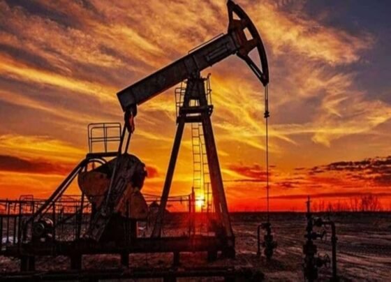 Imagem colorida, estação de extração de petroleo - Metrópoles