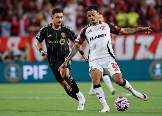 Foto colorida do jogo do Flamengo x LAFC - Metrópoles