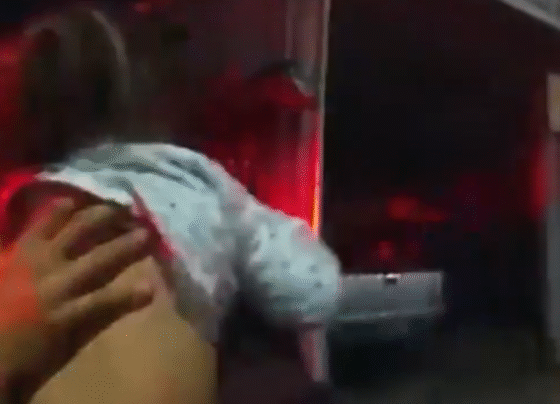 Policiais militares salvam criança engasgada na Grande SP; veja vídeo
