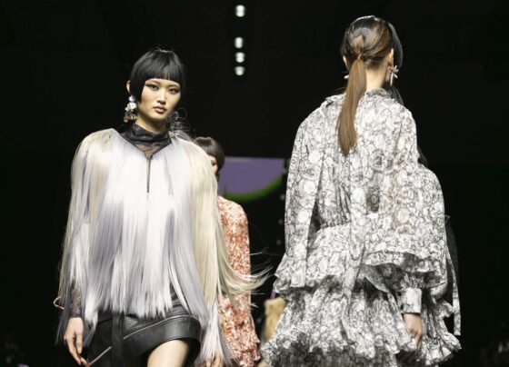 Desfile de moda na Seoul Fashion Week - Metrópoles