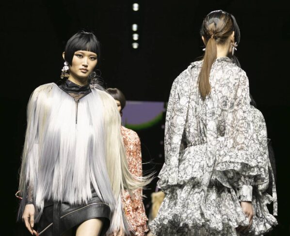Desfile de moda na Seoul Fashion Week - Metrópoles