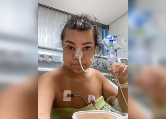 Mulher em ambiente hospitalar, com tubos no nariz - Metrópoles