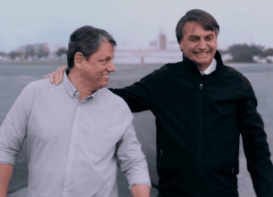 O governador de São Paulo, Tarcísio de Freitas (Republicanos), e o ex-presidente Jair Bolsonaro (PL)