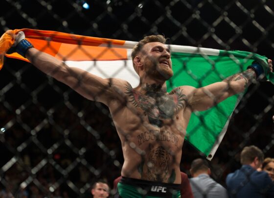 Foto colorida de Conor McGregor, após vitória no UFC 194 contra o brasileiro José Aldo - Metrópoles