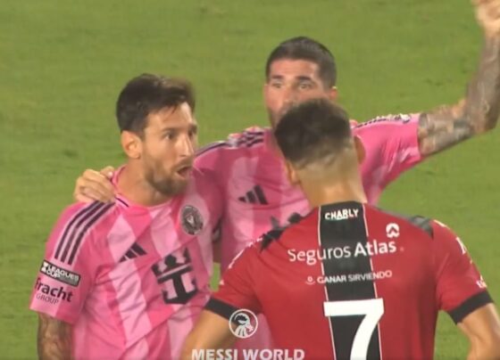 Imagem colorida do jogador Messi