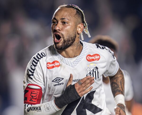 Foto colorida de Neymar no Santos - Metrópoles