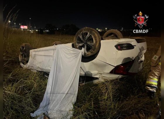 Imagem colorida de carros envolvidos em acidente na Estrutural -Metrópoles