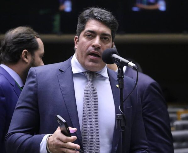 Deputado do PSD renuncia e Motta convoca suplente - destaque galeria