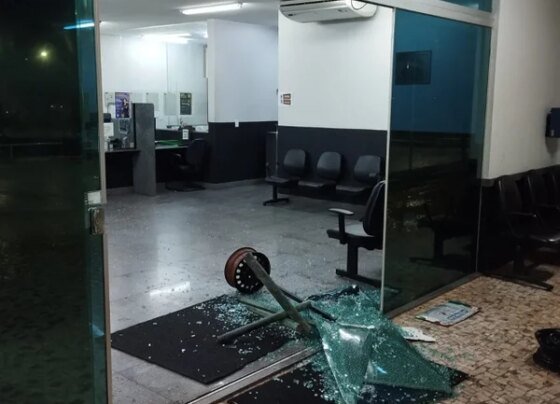 Homem ameaça pessoas em mercado e quebra vidro de delegacia no DF - destaque galeria