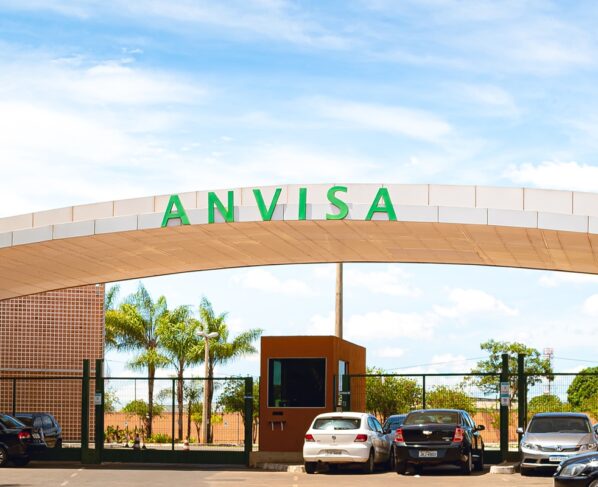 ANVISA - Agência Nacional de Vigilância Sanitária. Brasília, Distrito Federal - Brasil. 6 de dezembro de 2020.