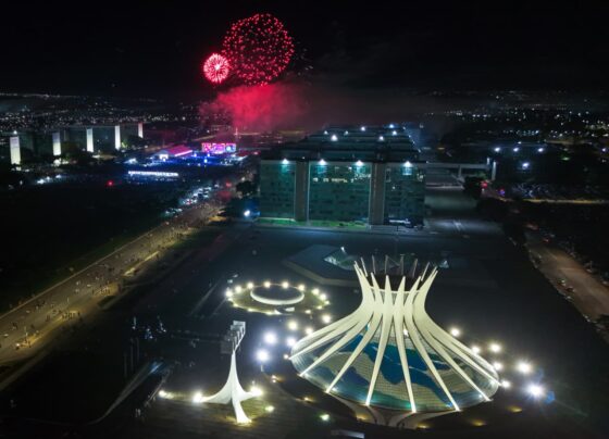 Queima de fogos na Esplanada dos Ministérios