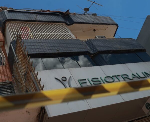 “Chão tremeu”, conta moradora de prédio interditado após desabamento - destaque galeria