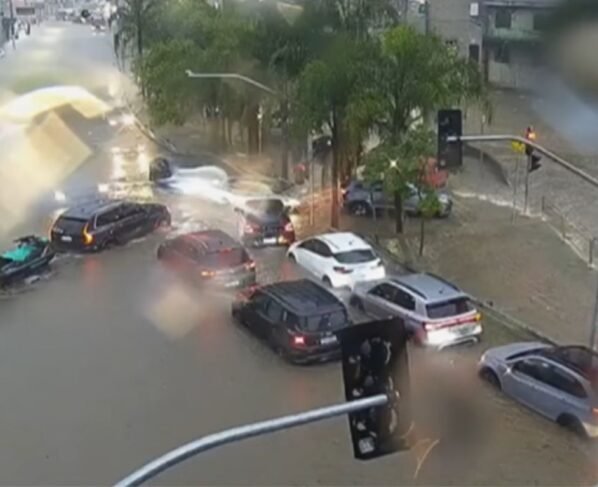 Defesa Civil emite alerta extremo após temporal deste sábado (17/1) - destaque galeria