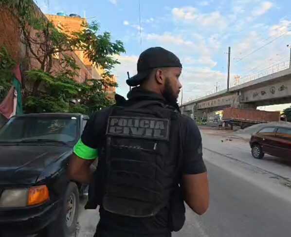 Funcionários de transportadoras ajudam quadrilha a roubar cargas no RJ