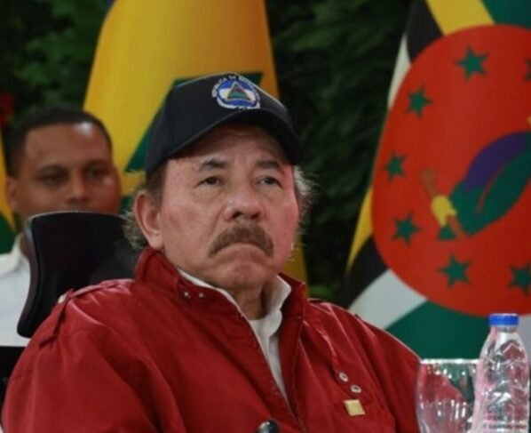 Imagem colorida de Daniel Ortega, presidente da Nicarágua - Metrópoles