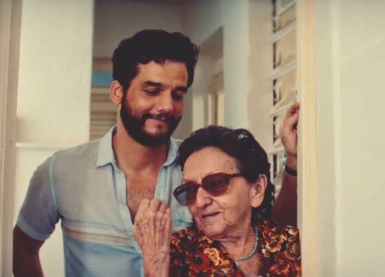 Wagner Moura e Tânia Maria em O Agente Secreto