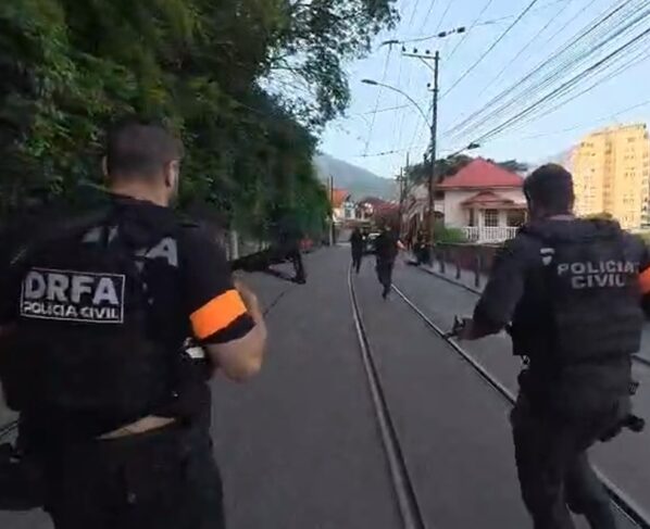 Polícia entra em área estratégica do CV para sufocar roubos de veículos
