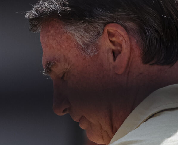 Jair Bolsonaro em frente à sua residência. Brasília (DF), 03/09/25