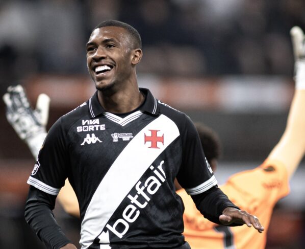 Rayan chega a acordo com Bournemouth e está próximo de deixar o Vasco - destaque galeria