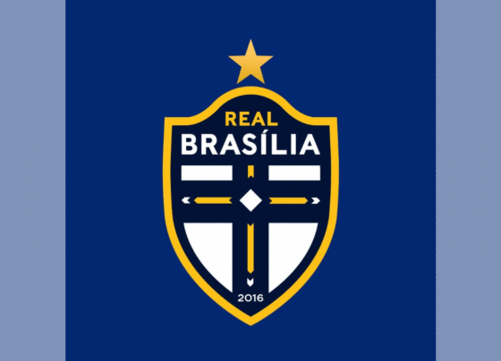 Foto colorida do escudo do Real Brasília - Metrópoles