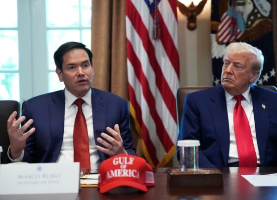 Imagem colorida mostra Marco Rubio e Donald Trump - Metrópoles