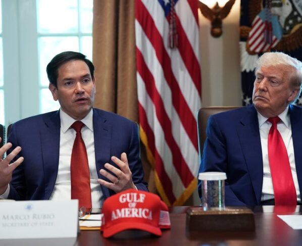 Imagem colorida mostra Marco Rubio e Donald Trump - Metrópoles