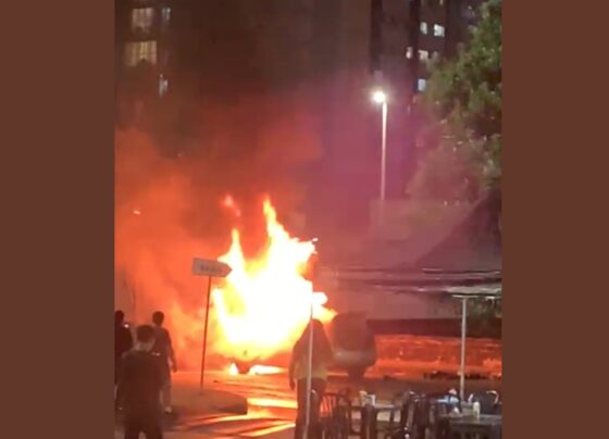 Fogo em veículo parado em via - Metrópoles