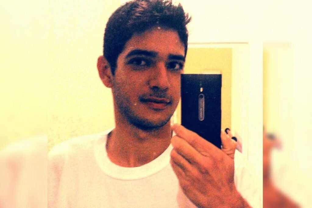 O corpo de João Emmanuel Ribeiro foi encontrado na manhã deste domingo (4/1), em uma parada de ônibus na DF-150, região do Grande Colorado, próximo à Sobradinho II (DF)