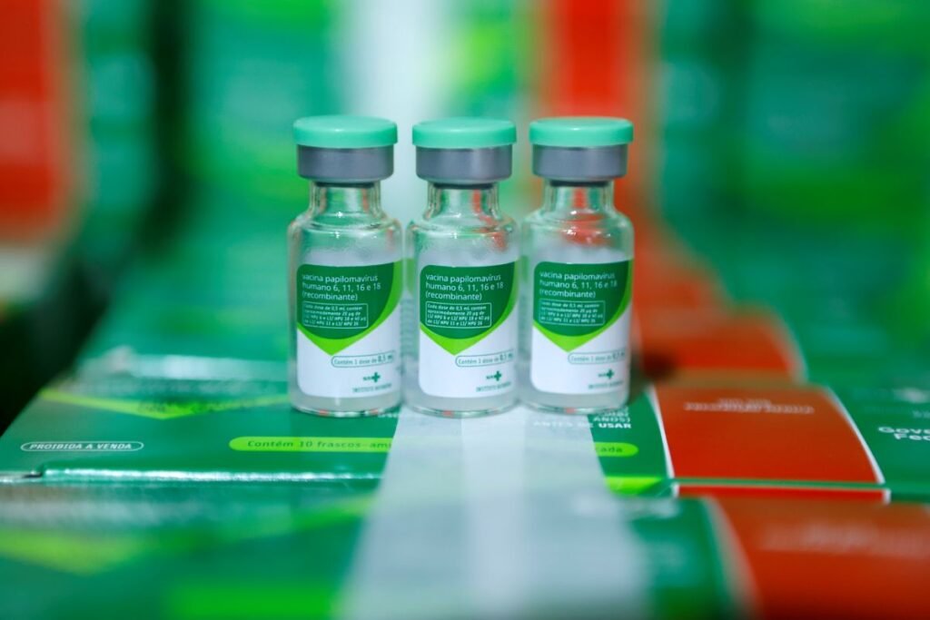 DF não tem previsão para vacinar público geral contra dengue - destaque galeria