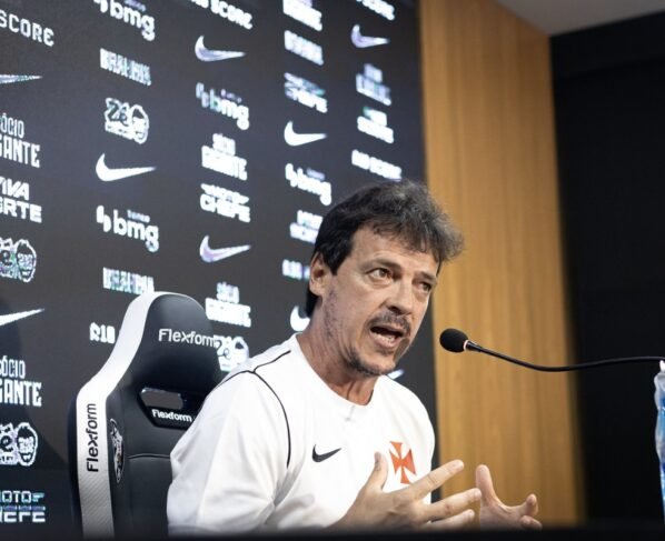Vasco: Diniz comenta falta de efetividade no ataque e lamenta derrota - destaque galeria