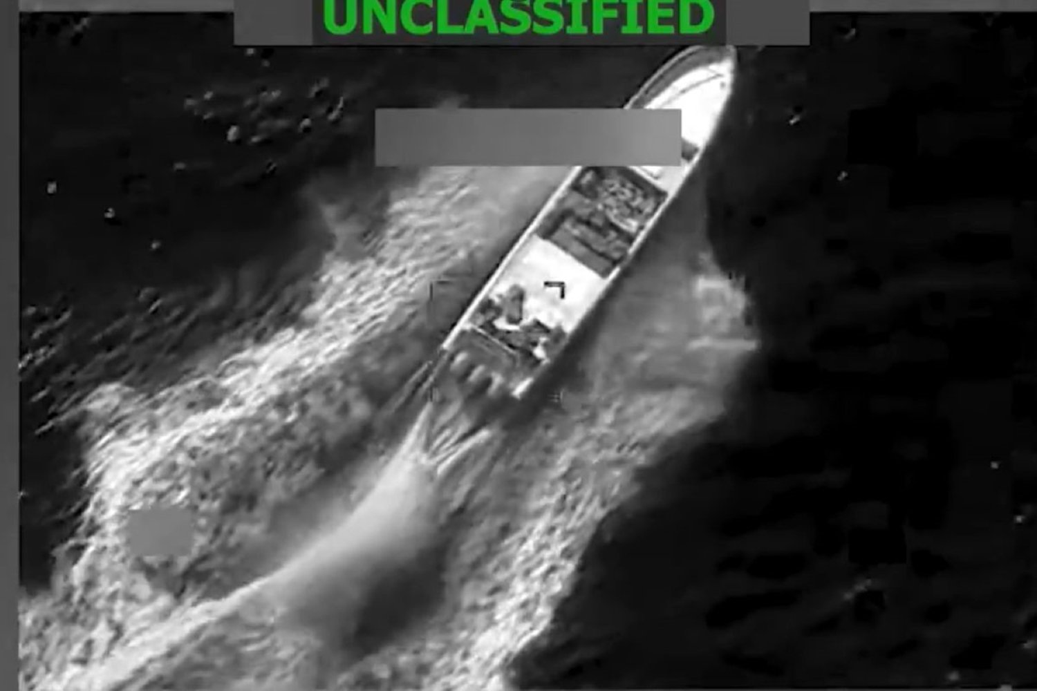 Foto colorida de embarcação atacada pelos EUA nos EUA - Metrópoles