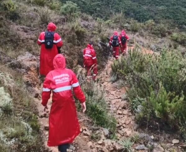 Imagem colorida, Irmãos desaparecem em trilha no Pico da Bandeira; buscas passam de 24h - Metrópoles