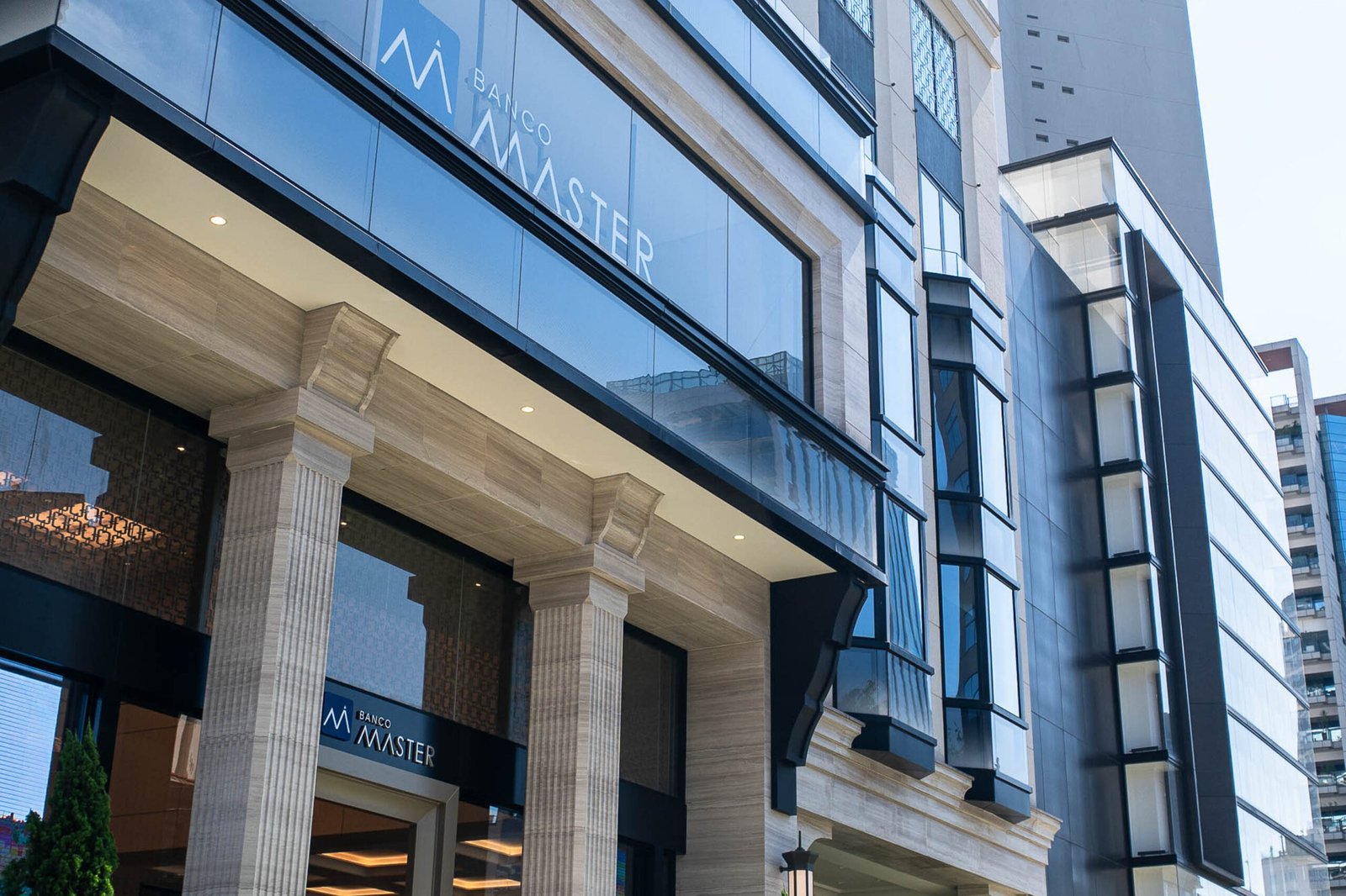 Consórcio liderado pela Fictor Holding Financeira pediu ao Banco Central para comprar o Banco Master S.A Metrópoles 10