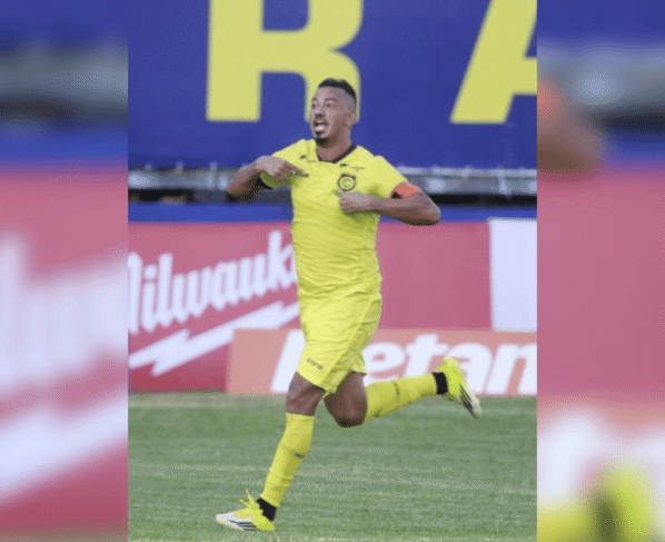 Rodrigo Lindoso comemorando gol do Madureira diante do Boavista pelo Campeonato Carioca