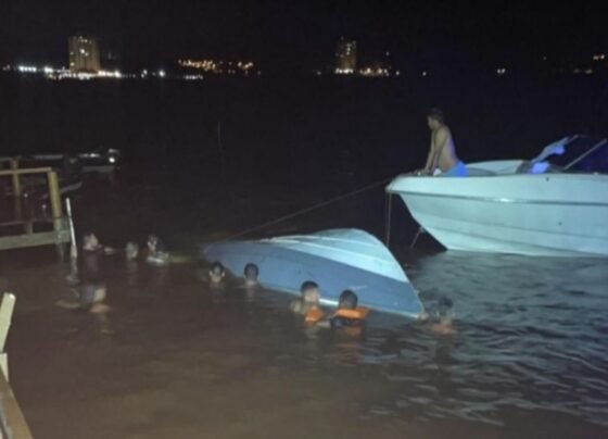 Lancha com 15 pessoas sofre acidente em Rio Grande