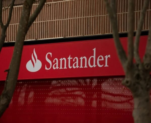 Aplicativo do banco Santander apresenta erro nesta sexta-feira