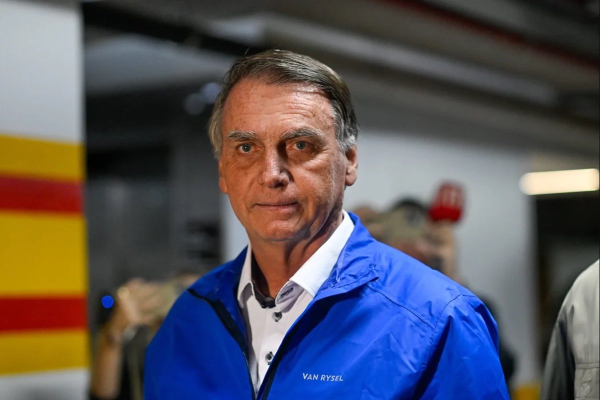 Foto colorida de Jair Bolsonaro - Metrópoles.