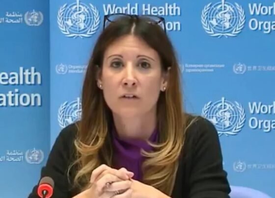 Foto de diretora da OMS falando - Metrópoles