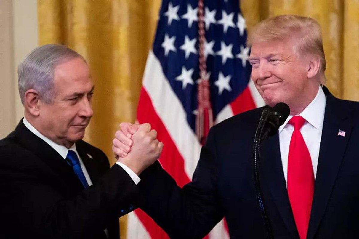 Benjamin Netanyahu ao lado de Donald Trump