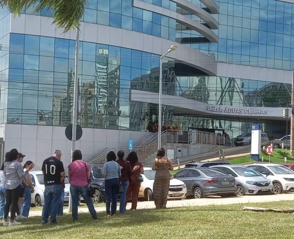 Vigília - Metrópoles