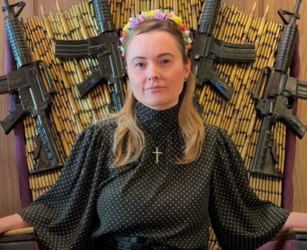 Júlia Zanatta Oruam crítica