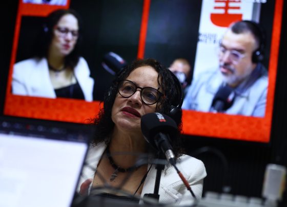 Imagem colorida da visita da ministra do MCTI, Luciana Santos - Metrópoles