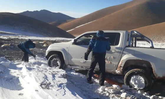 Grupo de mais de 100 turistas fica preso em nevasca na Argentina - destaque galeria