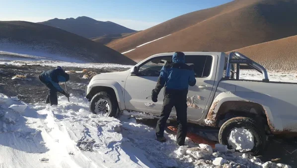 Grupo de mais de 100 turistas fica preso em nevasca na Argentina - destaque galeria